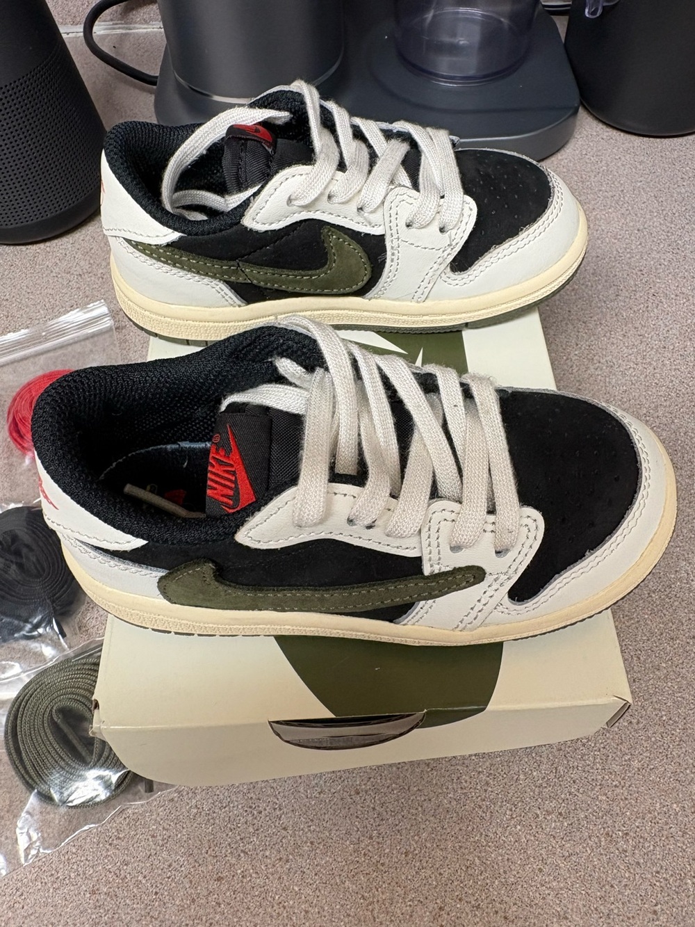 Travis Scott Jordan 1 Low